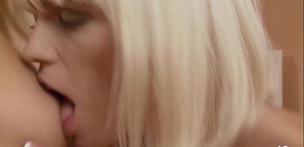 Lesben Stief Schwestern mit Top Body fingern zum Orgasmus